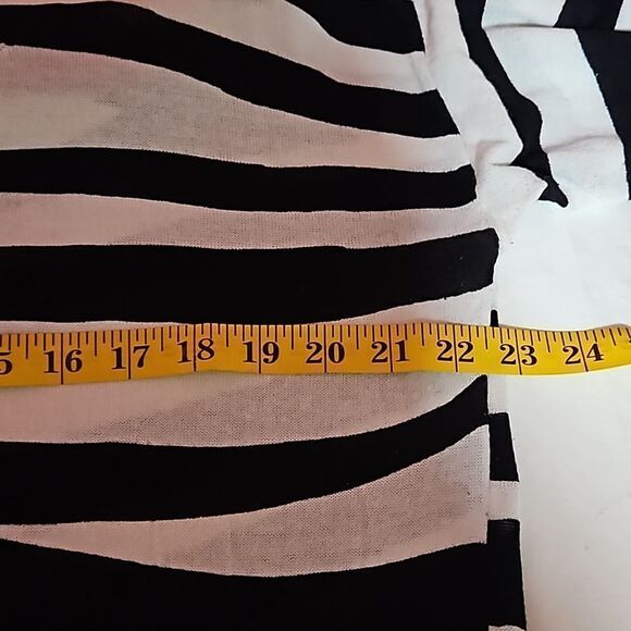 Lane Bryant black and white graphic long sleeve tshirt Size14/16 - Picture 3 of 5